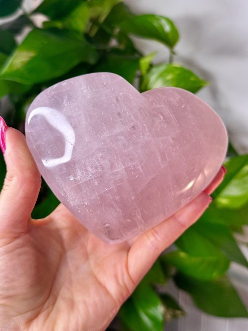 pierre naturelle cristaux minéraux collection coeur en Quartz Rose Madagascar Cœur en Quartz Rose de Madagascar, N.153