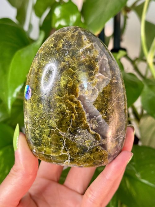 Forme libre en Opale verte de Madagascar minéraux cristaux pierres naturelles lithothérapie Forme Libre en Opale Verte de Madagascar, N.162