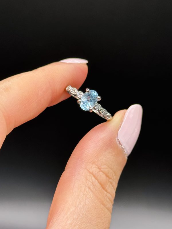 Bague ajustable en topaze bleue