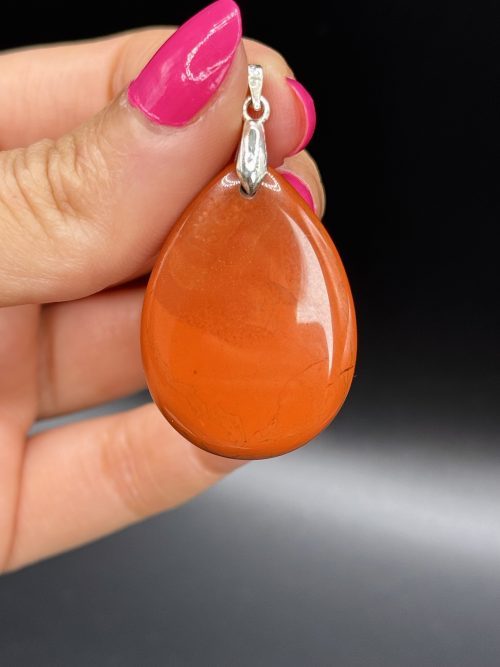 Pendentif en Jaspe Rouge de Madagascar N°443