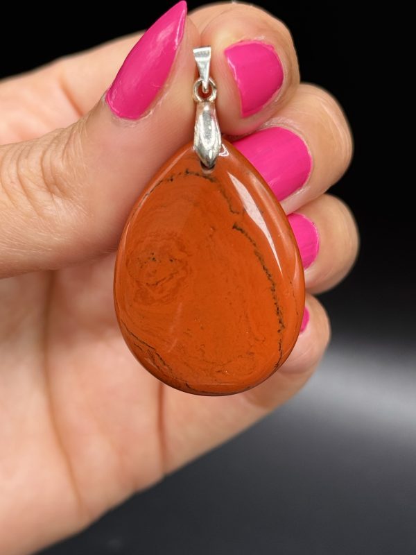 Pendentif en Jaspe Rouge de Madagascar N°443