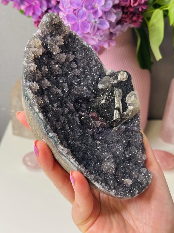 Améthyste Noire "Sugar Druzy" avec sa Calcite Givrée d’Hématite d'Uruguay
