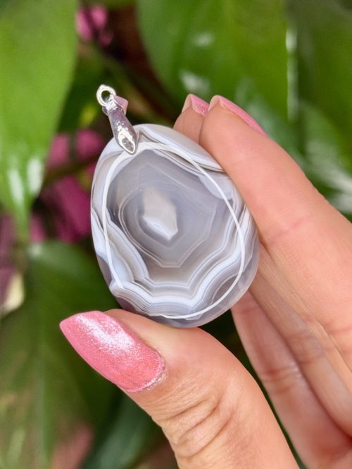 Pendentif en agate rubanée, Madagascar