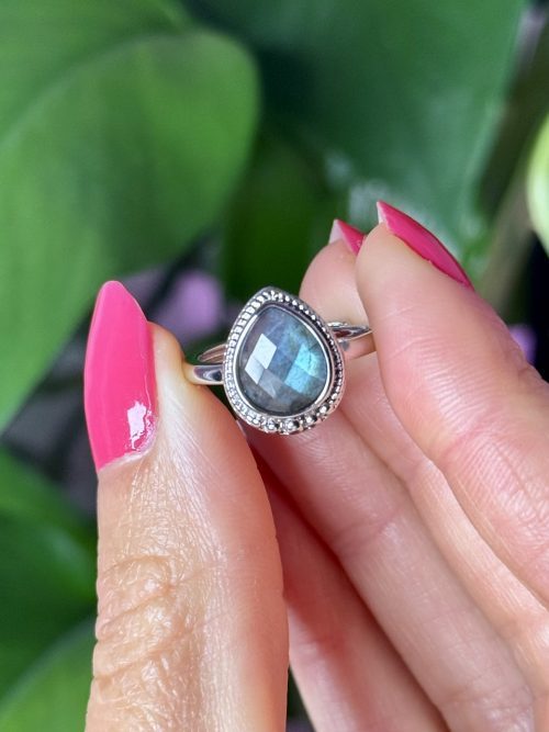 Bague ajustable laiton rhodié en pierre naturelle Labradorite bleu-vert Bague ajustable en Labradorite facettée N.3